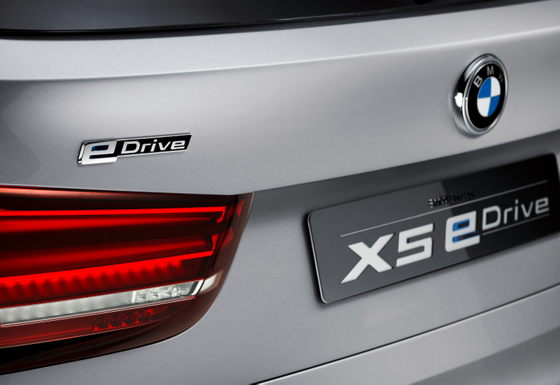 Illustration for article titled BMW eDrive meets BMW xDrive – an innovative combination designed to deliver efficient driving pleasure: The BMW Concept5 X5 eDrive.